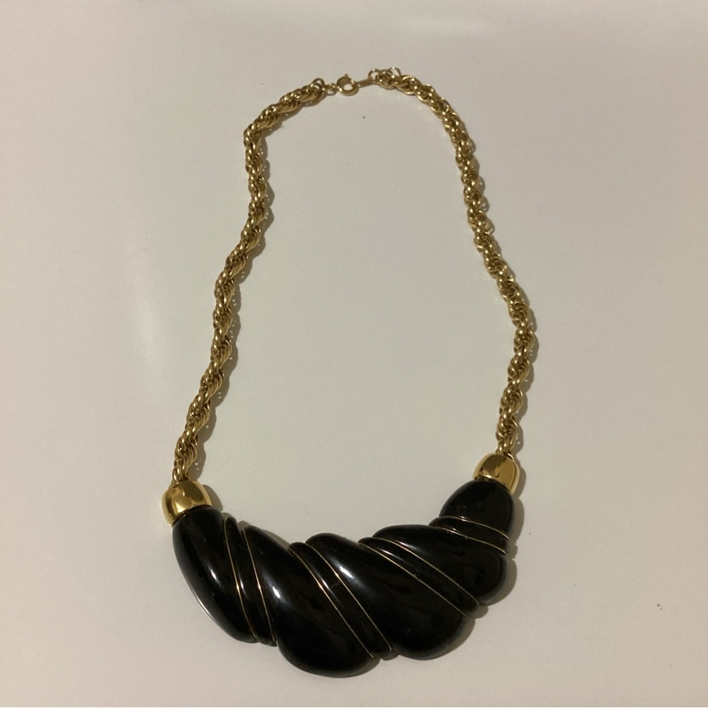 Vintage Crown Trifari Thick Rope Chain Black Pendant Necklace Gold Tone Signed